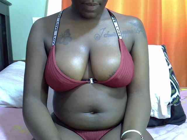 PrettyMelanin webcam
