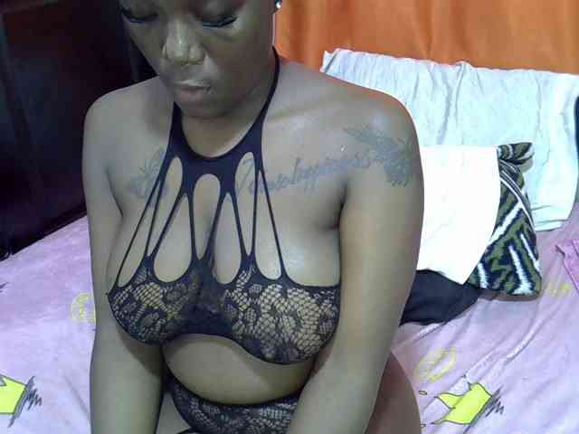 PrettyMelanin webcam