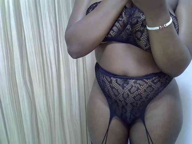 PrettyMelanin webcam