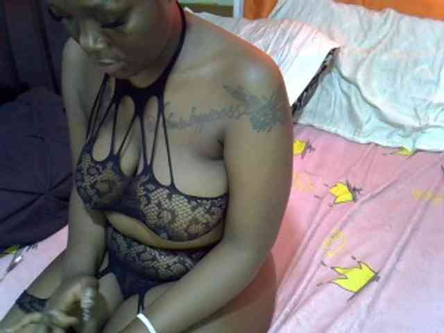 PrettyMelanin webcam