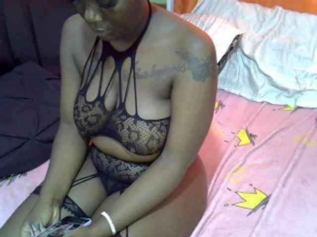 PrettyMelanin webcam