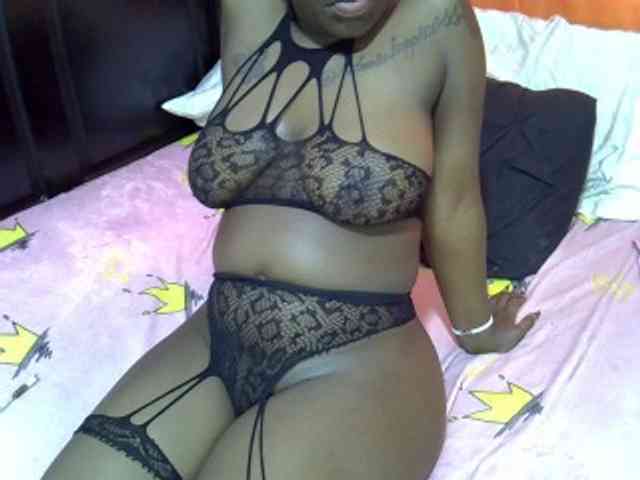 PrettyMelanin webcam