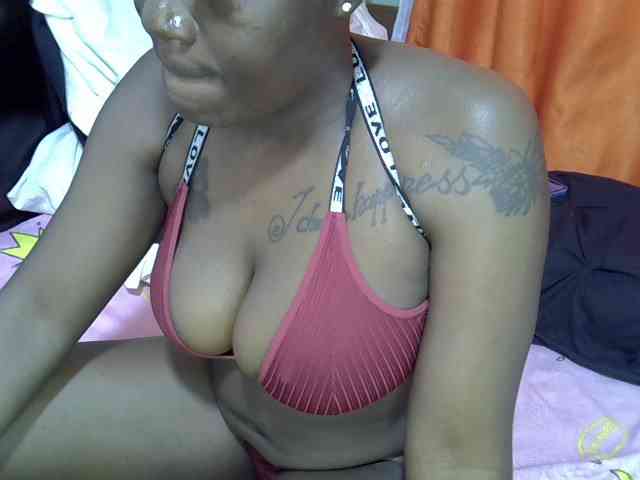 PrettyMelanin webcam