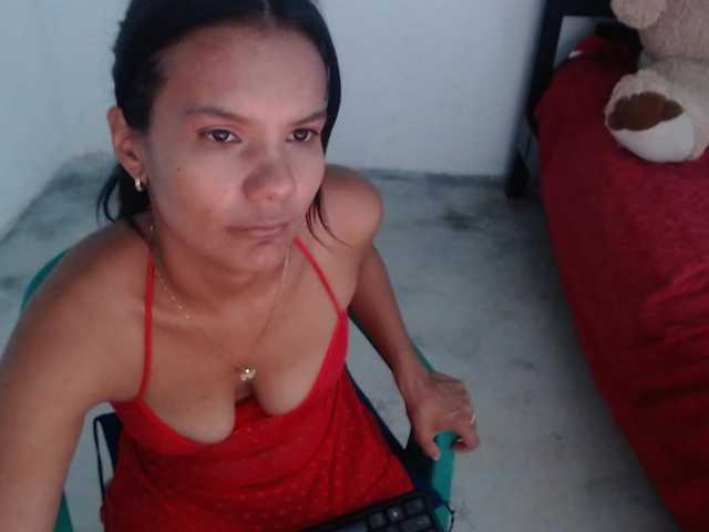 maidy-19 live cam on BongaCams