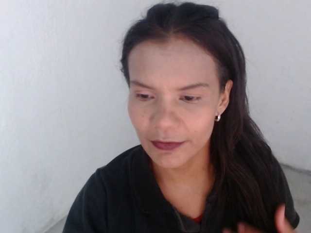 maidy-19 live cam on BongaCams