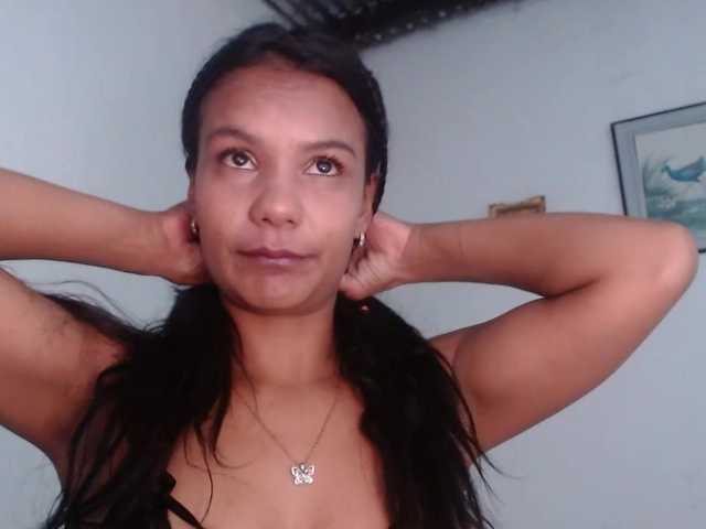 maidy-19 live cam on BongaCams