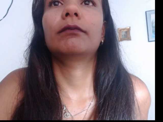 maidy-19 live cam on BongaCams