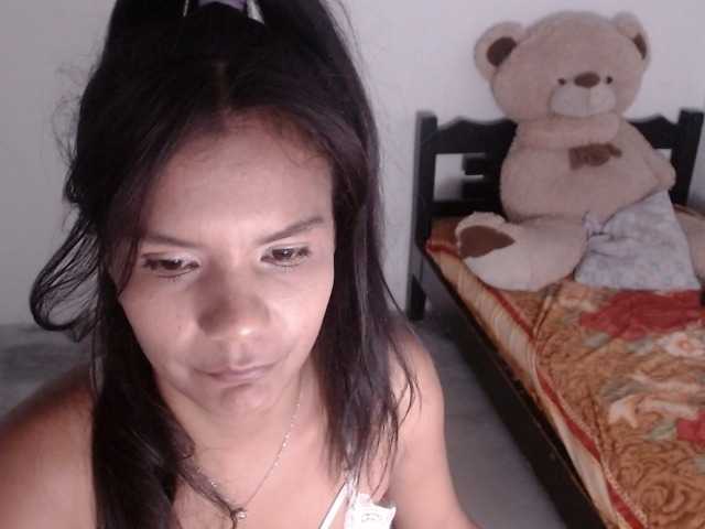 maidy-19 live cam on BongaCams