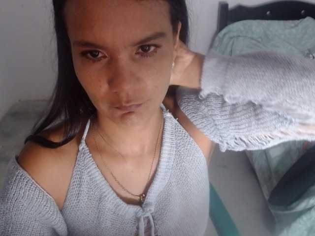 maidy-19 live cam on BongaCams