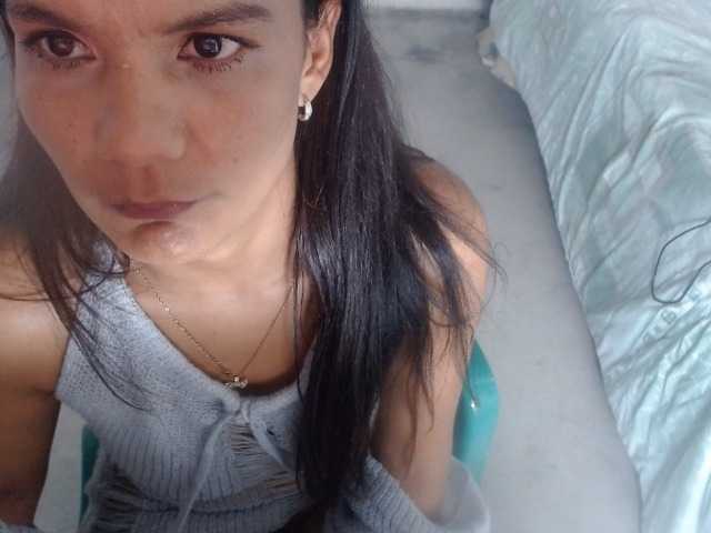 maidy-19 live cam on BongaCams