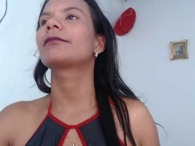 maidy-19 live cam on BongaCams