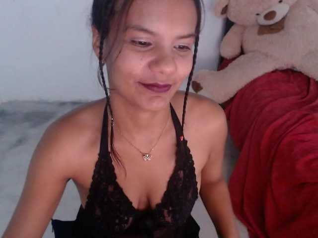 maidy-19 live cam on BongaCams