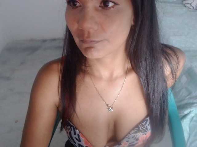 maidy-19 live cam on BongaCams