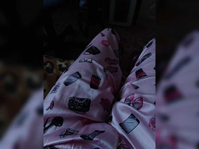 ZaraSss's BongaCams show and profile