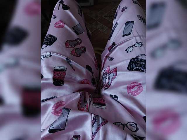 ZaraSss's BongaCams show and profile