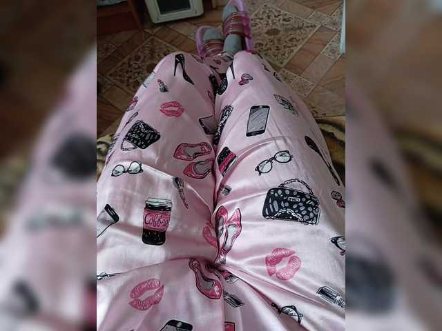 ZaraSss's BongaCams show and profile