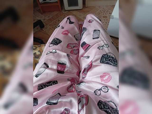 ZaraSss Live Cam and Statistics on UnifiedCams