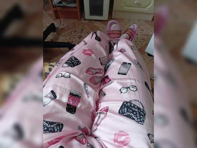 ZaraSss's BongaCams show and profile