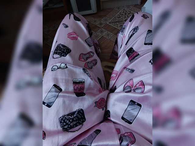 ZaraSss's BongaCams show and profile