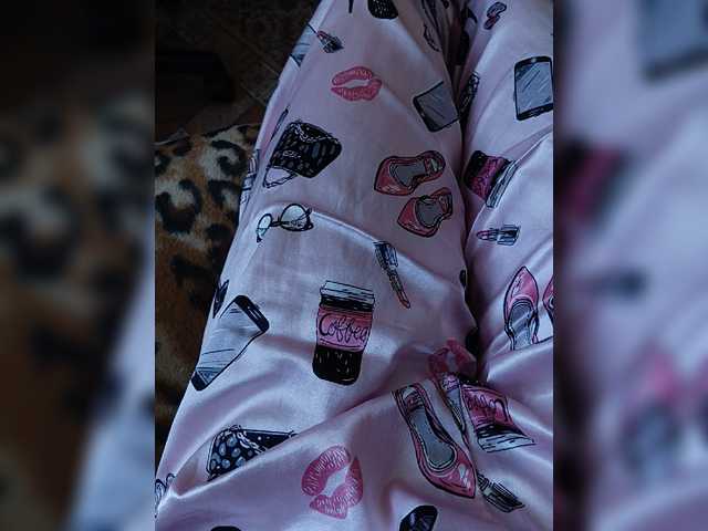 ZaraSss's BongaCams show and profile