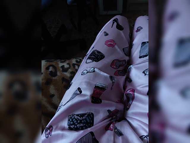 ZaraSss's BongaCams show and profile