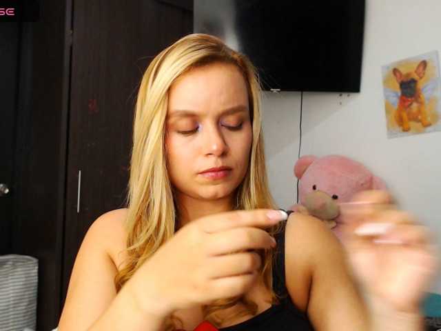 isabella-77 live cam on BongaCams
