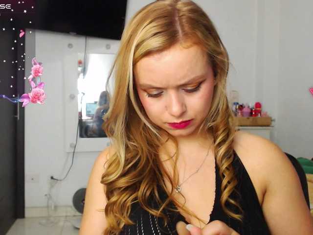 isabella-77 live cam on BongaCams