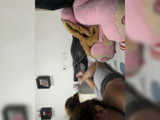 isabella-77 live cam on BongaCams