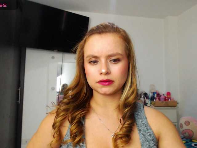 isabella-77 live cam preview