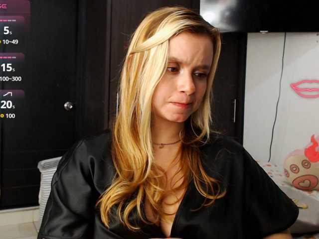 isabella-77, en vivo ahora en BongaCams