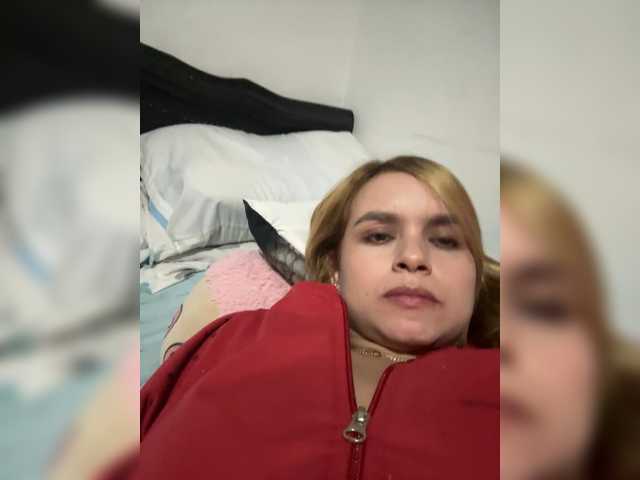 isabella-77 Live Cam on BongaCams