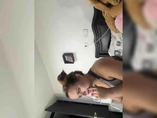 isabella-77 webcam
