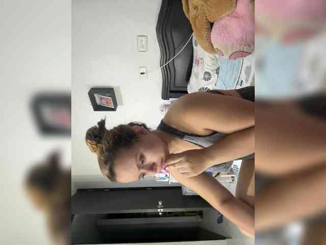 isabella-77 webcam