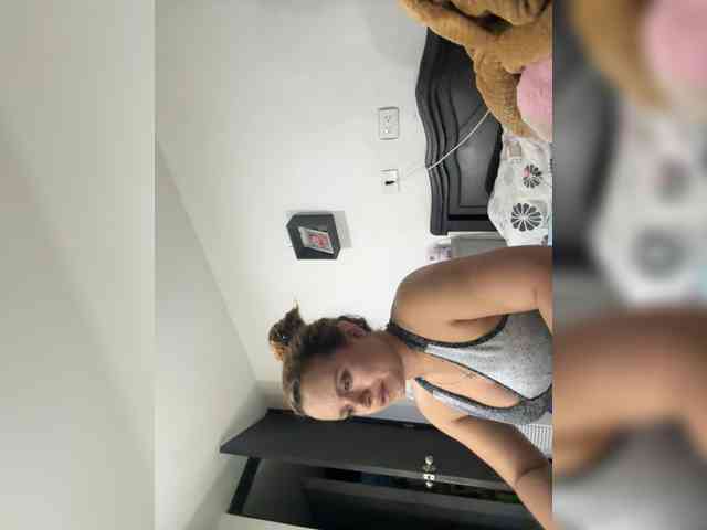 isabella-77 webcam