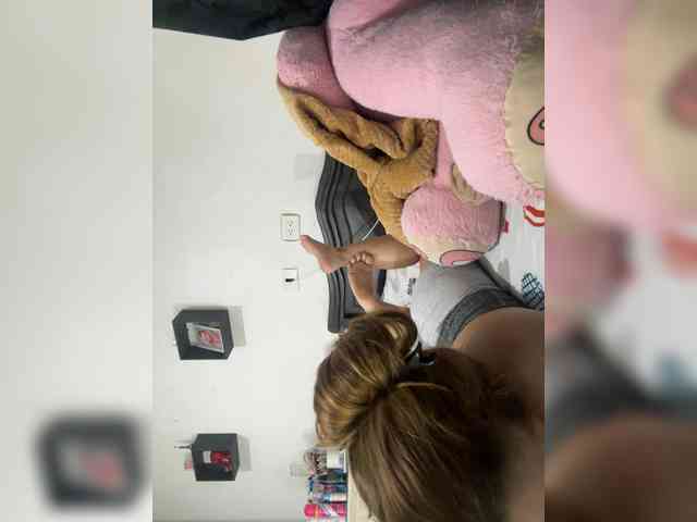 isabella-77 webcam