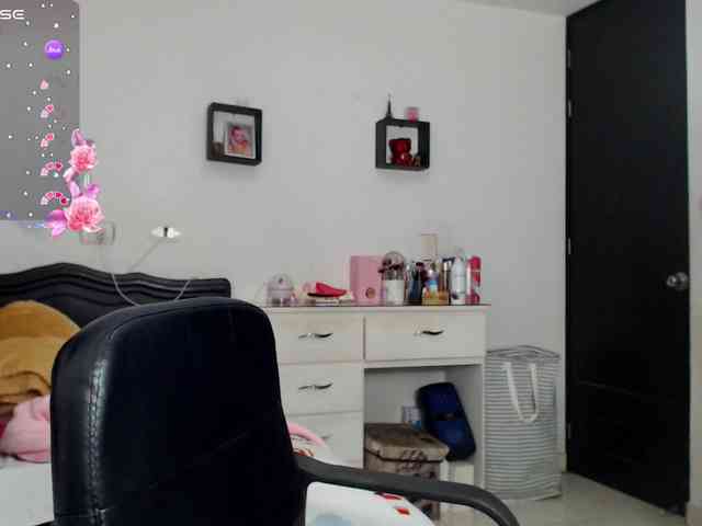 isabella-77 webcam