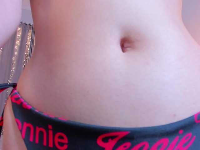 Dollyiaa live cam on BongaCams