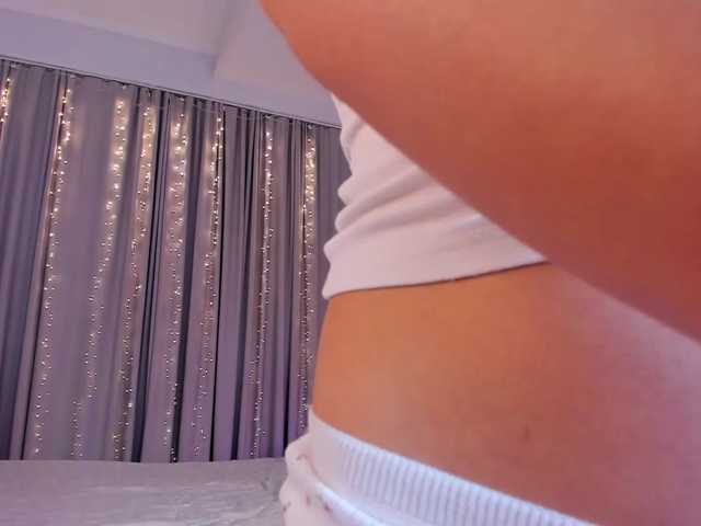 Dollyiaa live cam on BongaCams