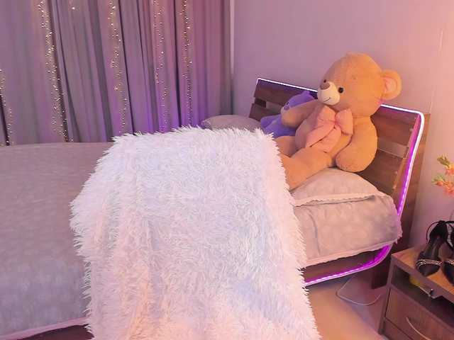 Dollyiaa live cam on BongaCams