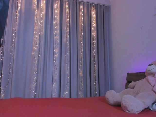 Dollyiaa live cam on BongaCams