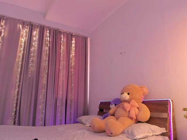 Dollyiaa live cam on BongaCams