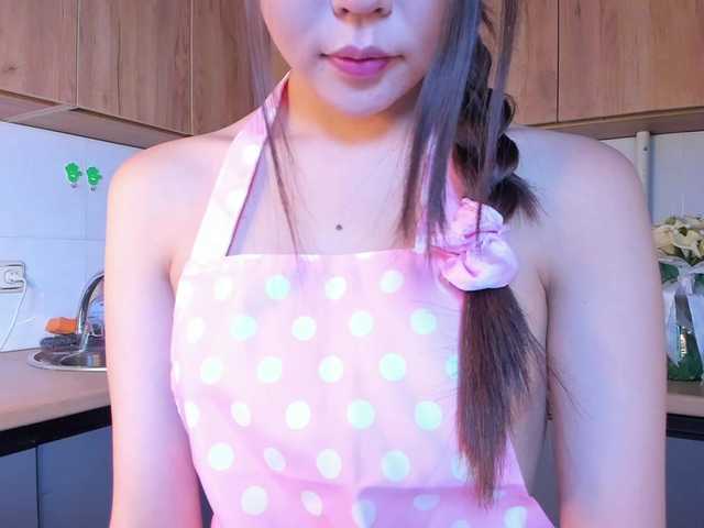 Dollyiaa live cam on BongaCams