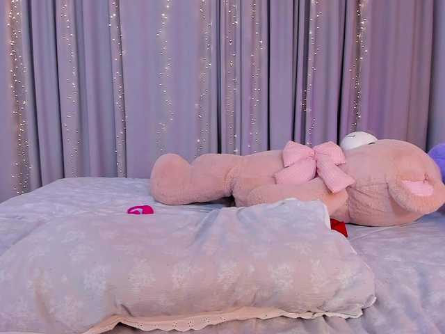 Dollyiaa live cam on BongaCams