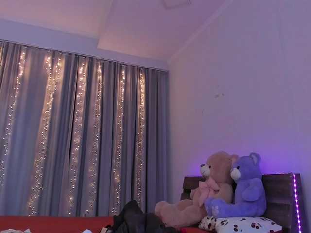 Dollyiaa live cam on BongaCams