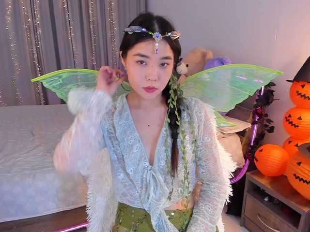Dollyiaa live cam on BongaCams