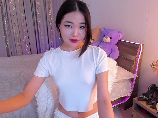 Dollyiaa live cam on BongaCams
