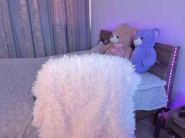Dollyiaa live cam on BongaCams