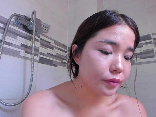 Dollyiaa live cam on BongaCams
