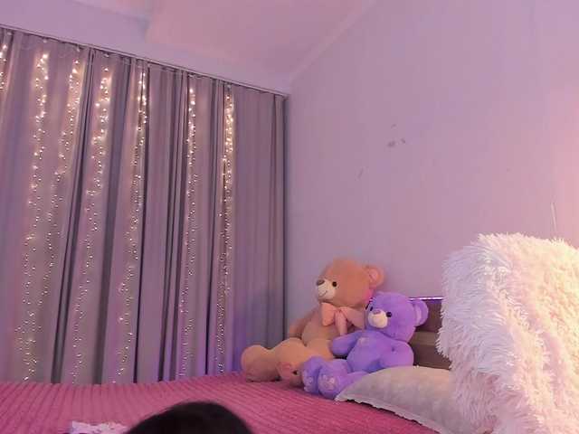Dollyiaa live cam on BongaCams