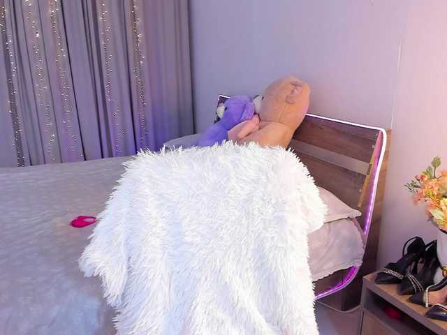 Dollyiaa live cam on BongaCams